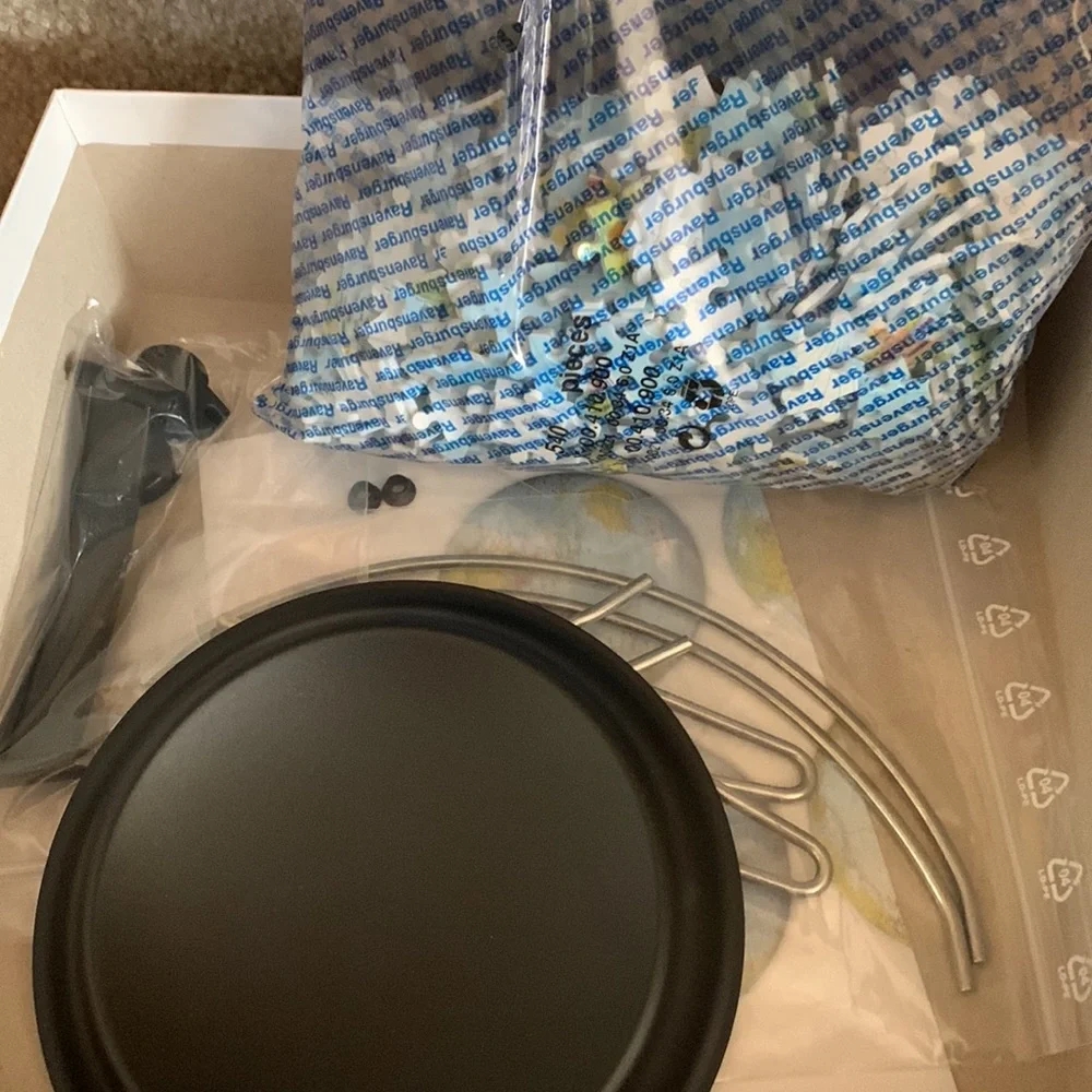 New in box Ravensburger 3D earth globe puzzle with stand sealed 550 pieces NEW